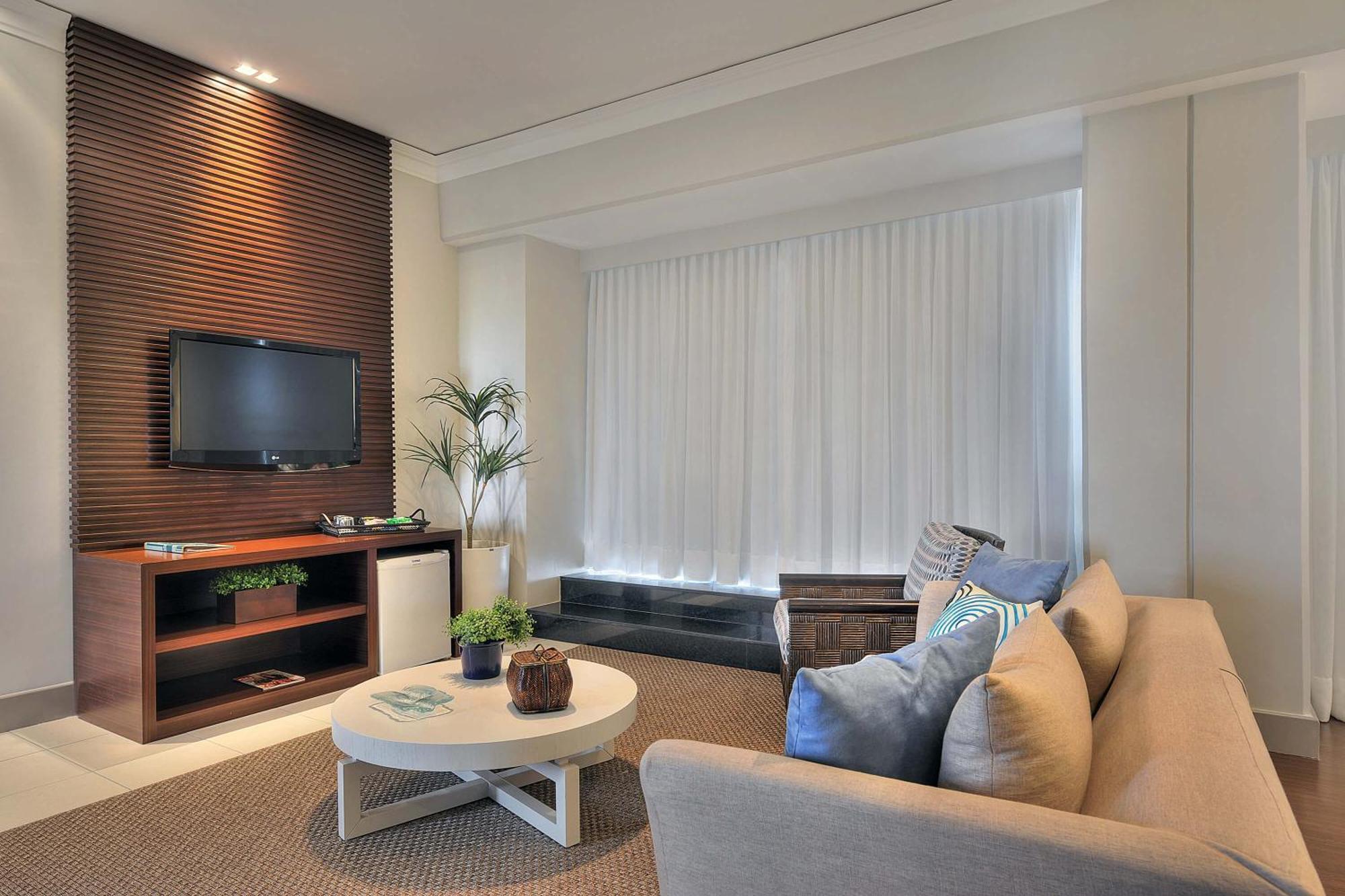 ホテル デヴィレ プライム サルバドール エクステリア 写真 A living room with a television
