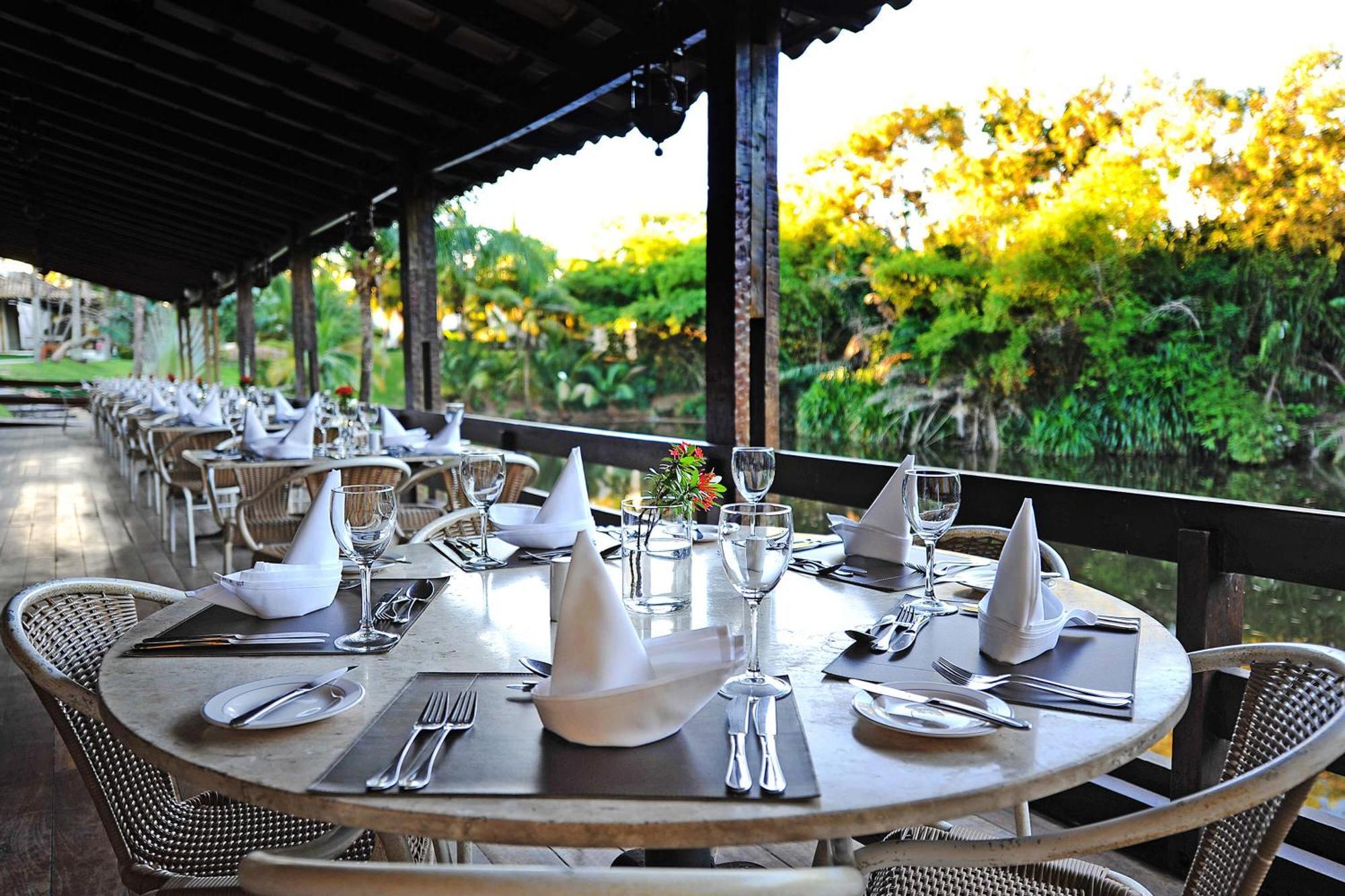 ホテル デヴィレ プライム サルバドール エクステリア 写真 The restaurant at the hotel