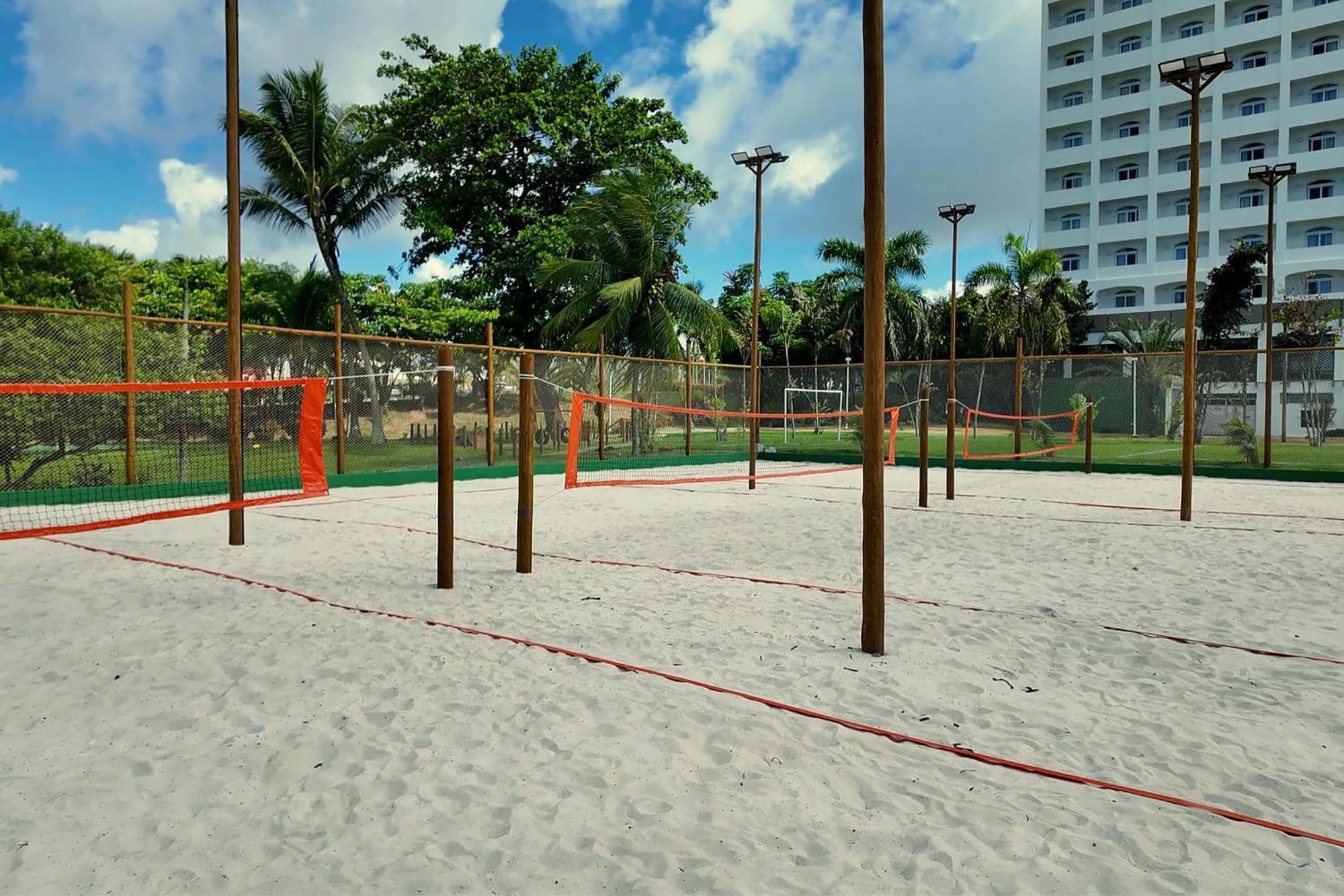 ホテル デヴィレ プライム サルバドール エクステリア 写真 A beach tennis court