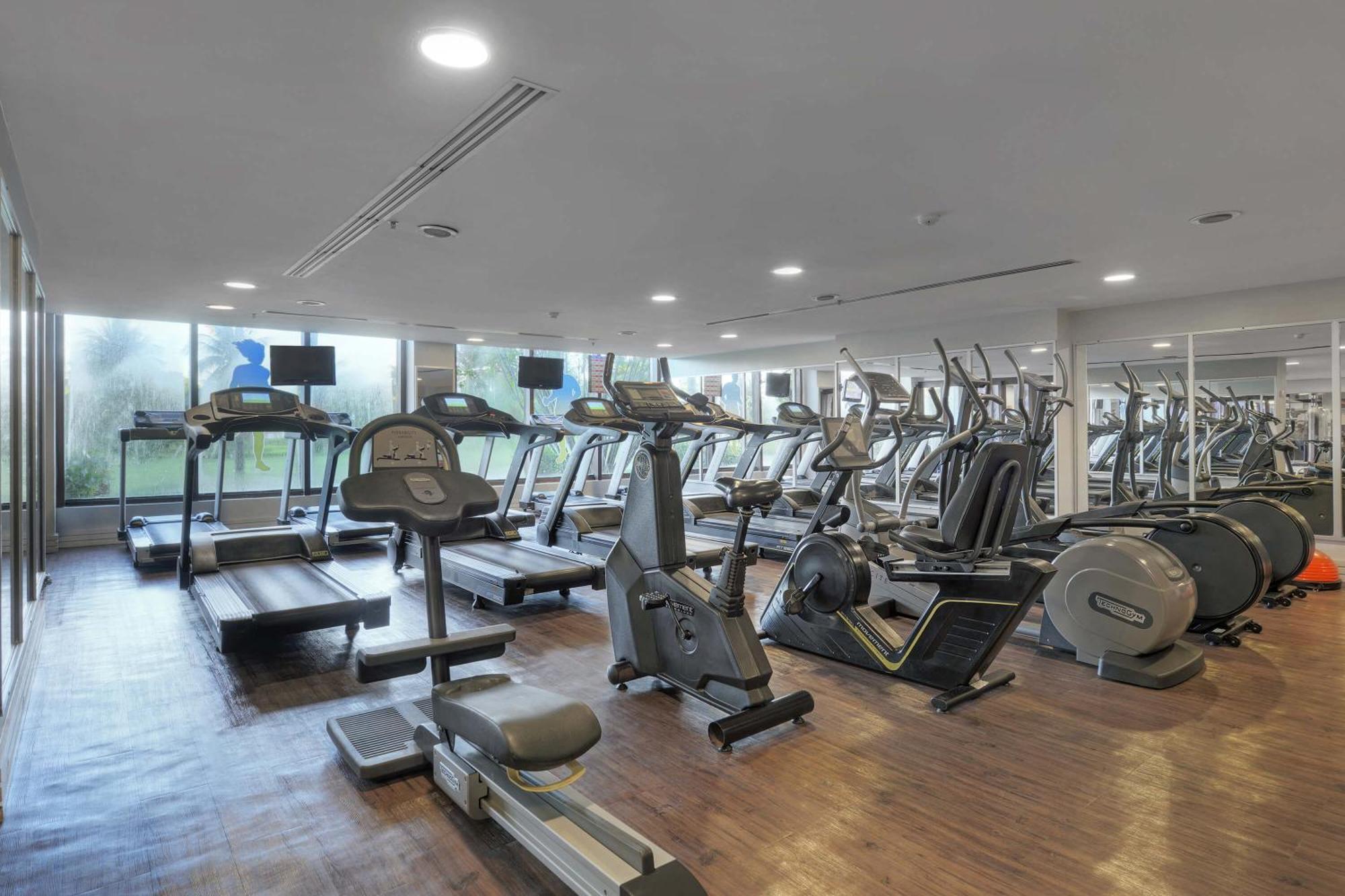 ホテル デヴィレ プライム サルバドール エクステリア 写真 The gym at the hotel