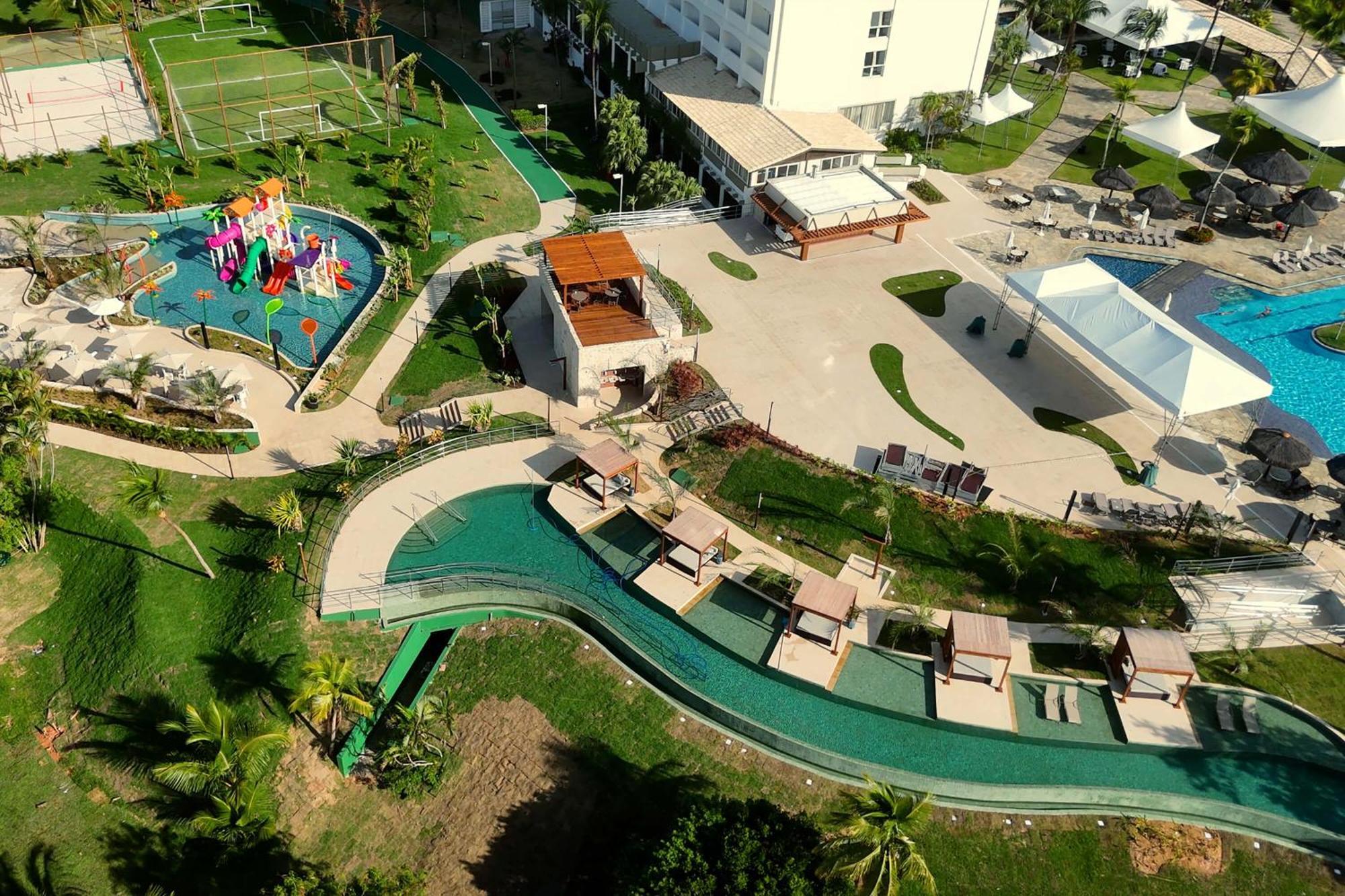 ホテル デヴィレ プライム サルバドール エクステリア 写真 Aerial view of the resort